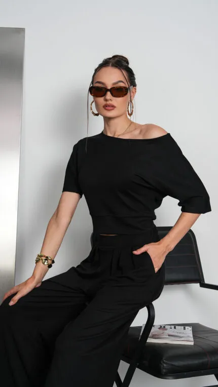 Black Boat Neck Pleated Set